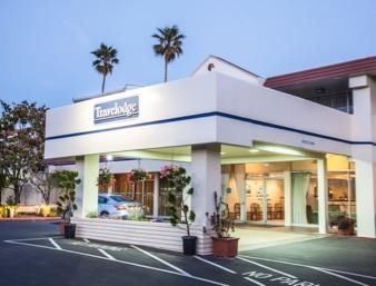 Travelodge By Wyndham Bay